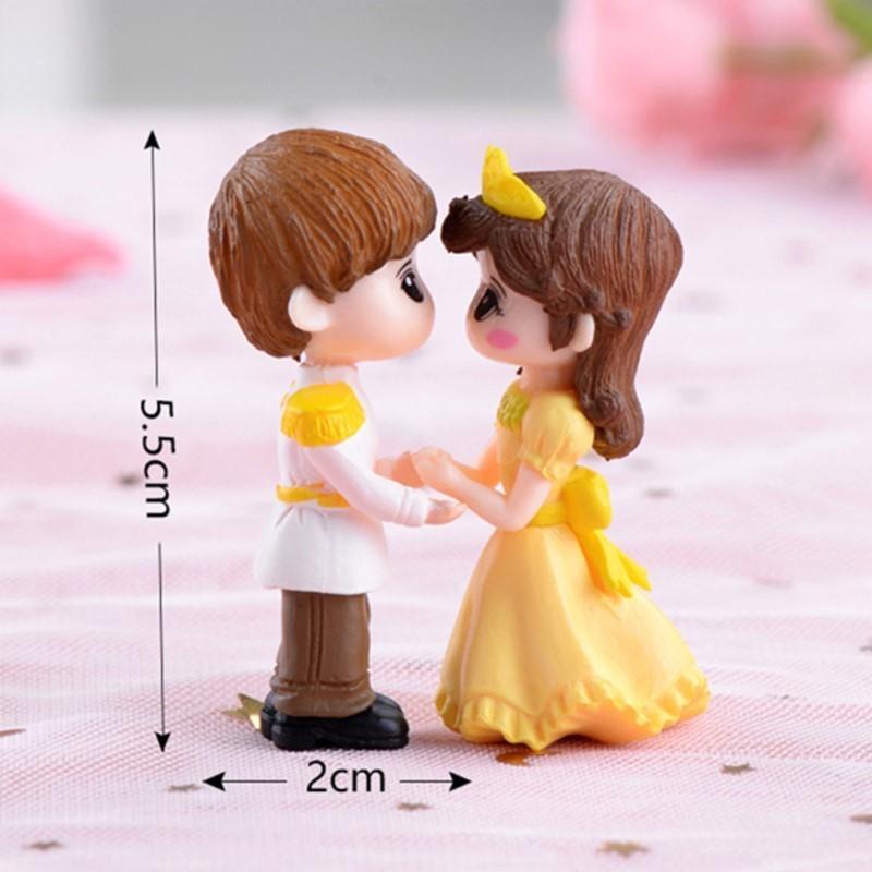Sweety Lover Couple Chair Figurines Miniatures Fairy Garden Home Decor Desk Garden Decorative Craft Resin Craft Scene Decoration