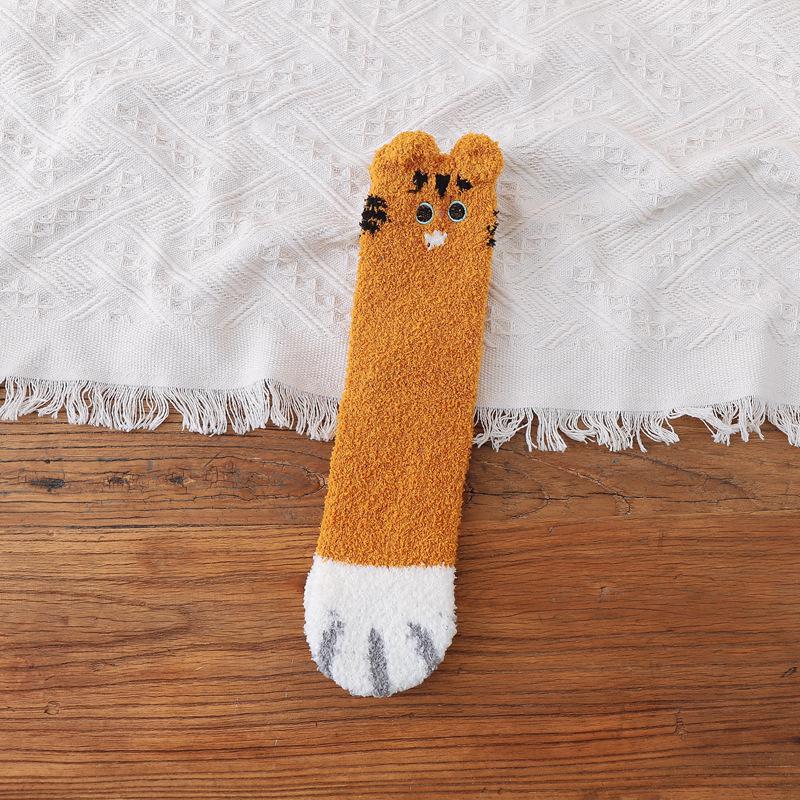 Women's Coral Velvet Cat Paw Socks, Thick Warm Winter Sleep, Cute Japanese Cartoon Embroidery, Long Tube Mid-Calf.