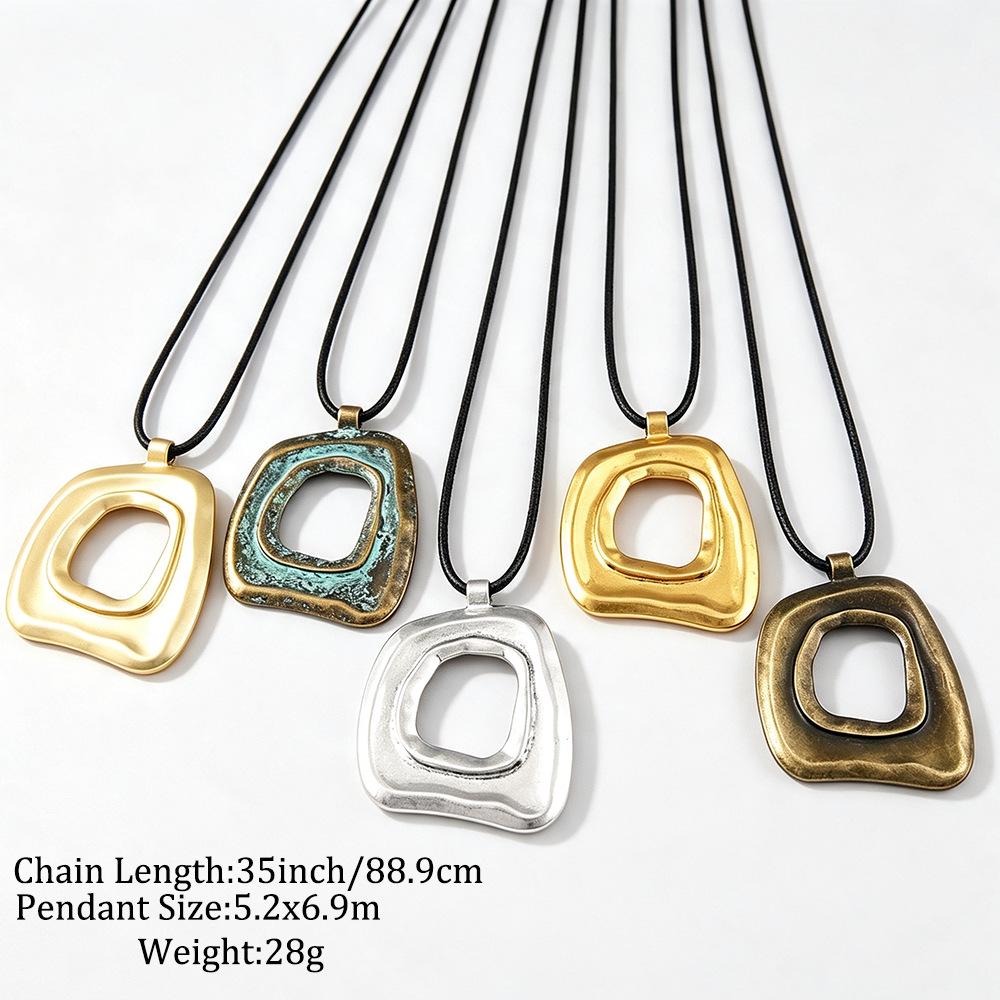 Irregular Fashion Versatile Necklace with Unique Design Sense