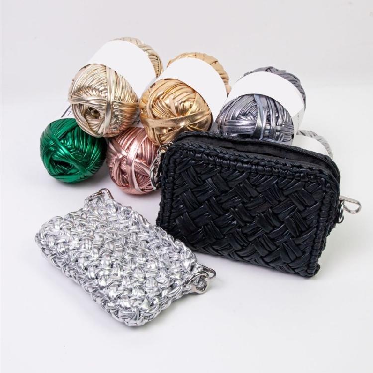 6 Pcs Polyester Yarn Fabric Cloth Knitting Yarn Metallic T-Shirt Yarn for Hand Bag Blanket