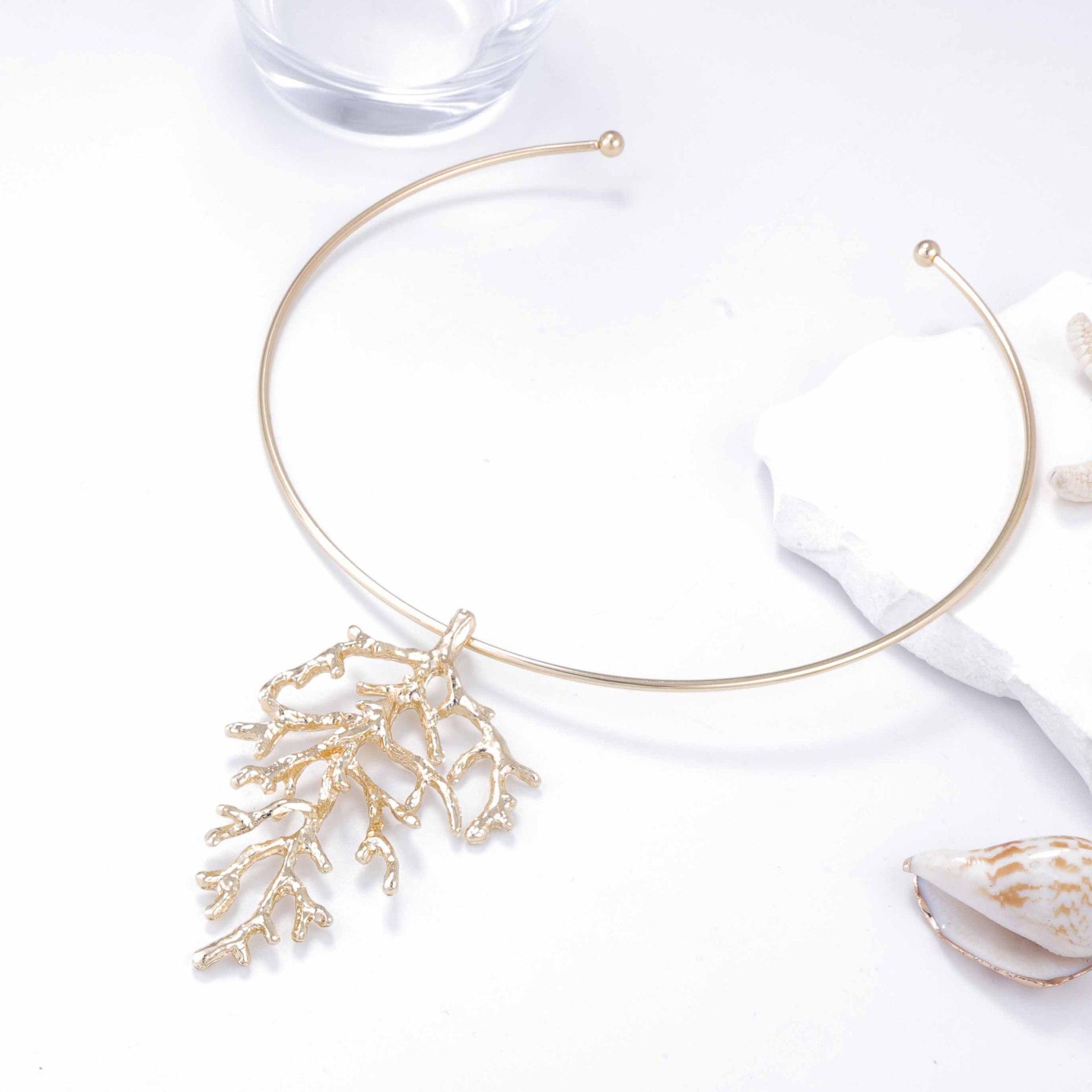 Personality Trend Retro Ocean Cold Wind Alloy Coral Pendant Collar Versatile Light Luxury Women s