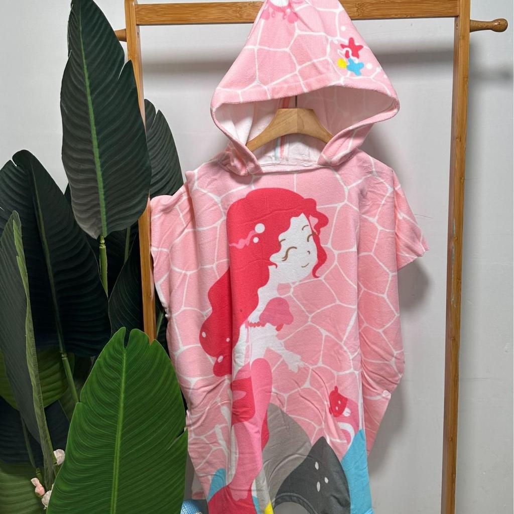Children's Hooded Bath Towel: Antibacterial, Quick-Drying, Wearable Cloak for Bath or Beach.