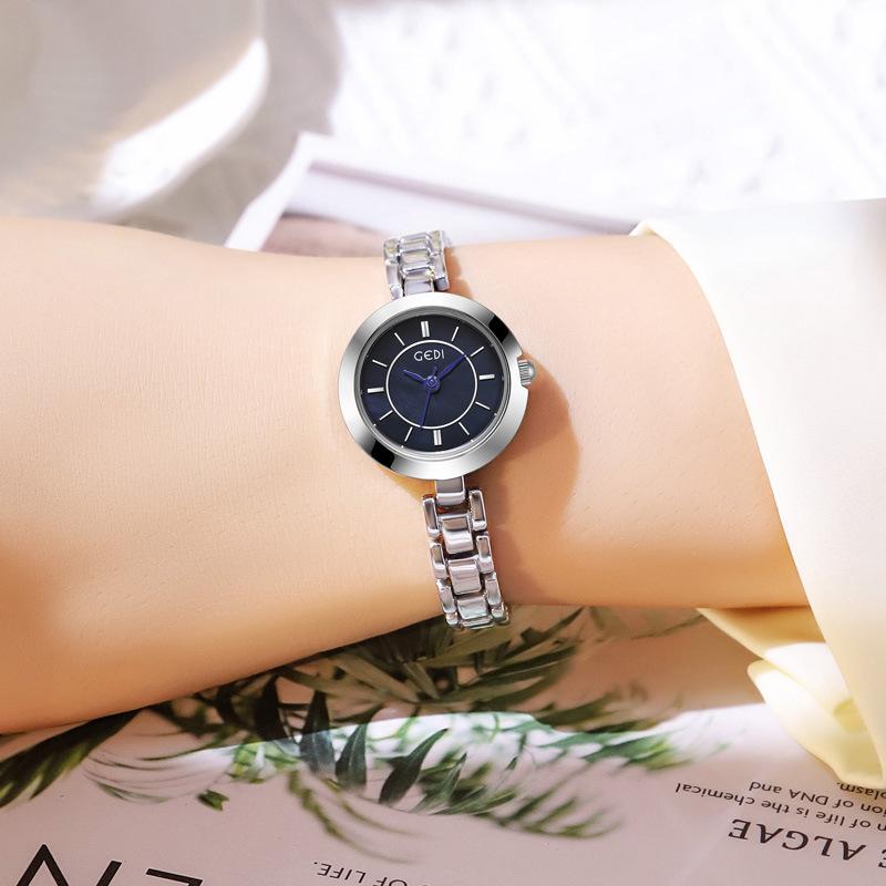Medieval Alloy Watch Women'S Simple Niche Fritillary Quartz Watch Middle School Student High-End Chain Watch