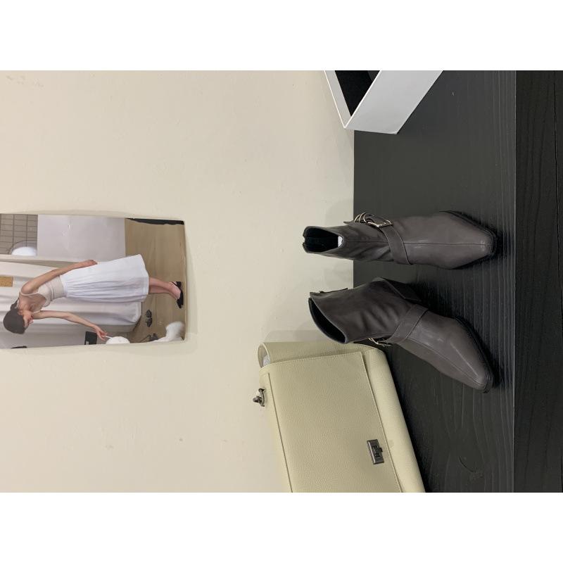 2025 new retro square head thick heel simple British style fashion versatile metal button Martin boots women