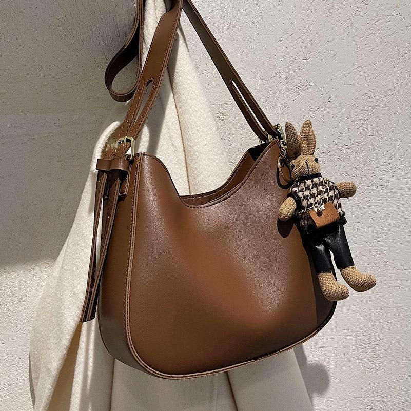 2024 Women's Retro Messenger Bag: Large Capacity Casual Tote with Textured Shoulder Design