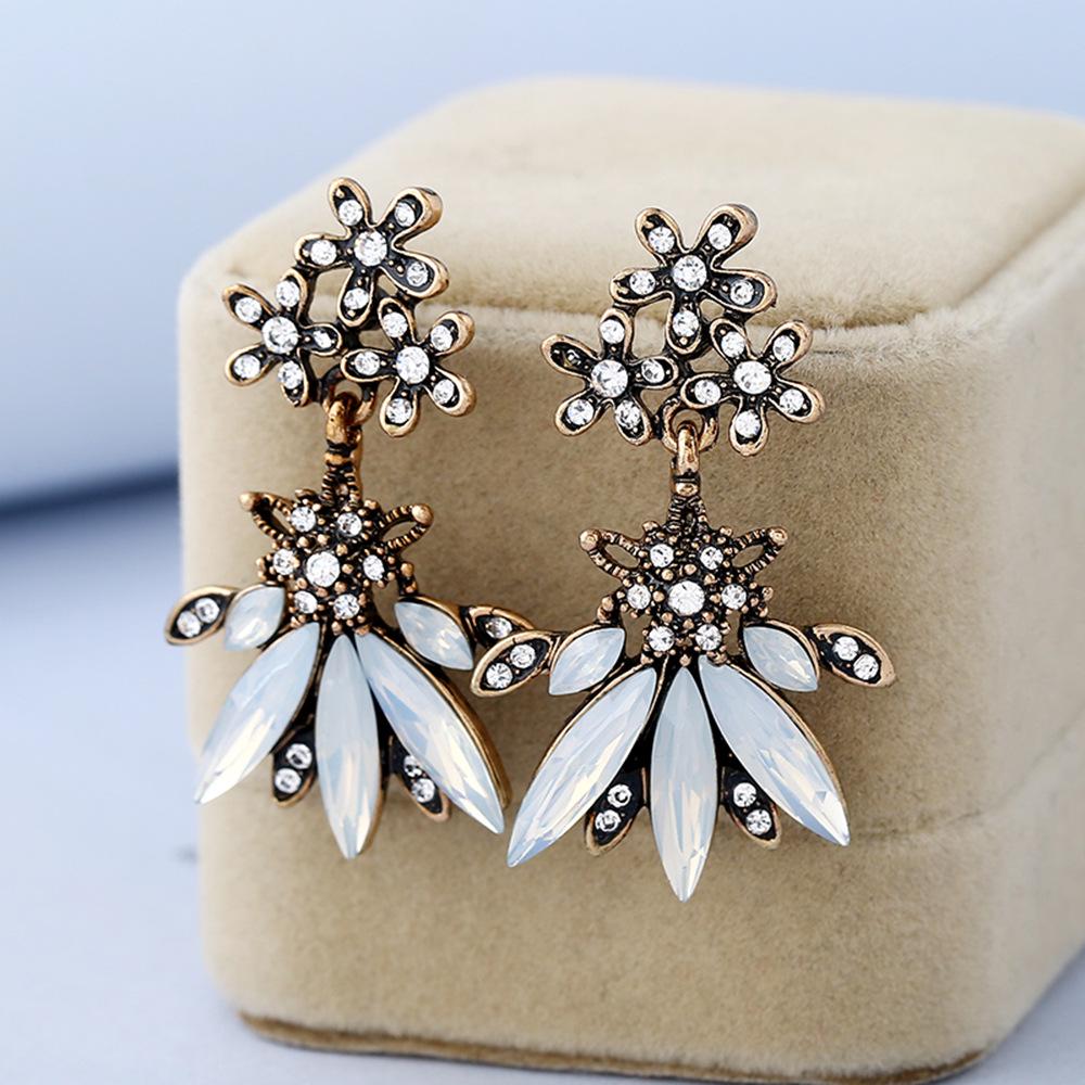 Bohemian Rhinestone Crystal Earrings: Exquisite Zinc Alloy Jewelry for Women
