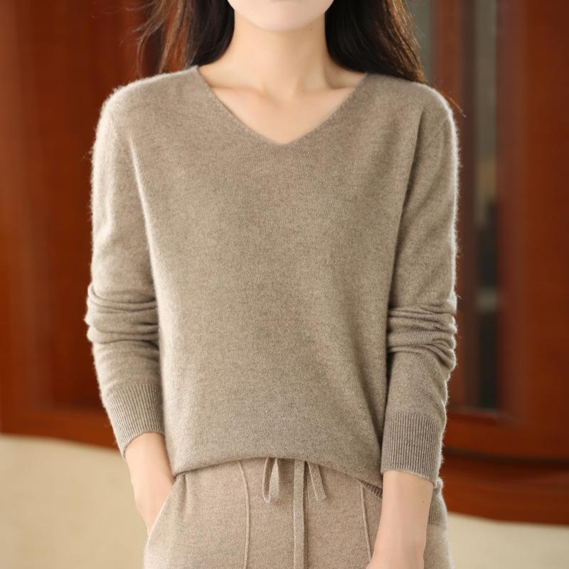Women's V-Neck Seamless Wool Sweater - Loose, 100% Cashmere Knit for Autumn/Winter