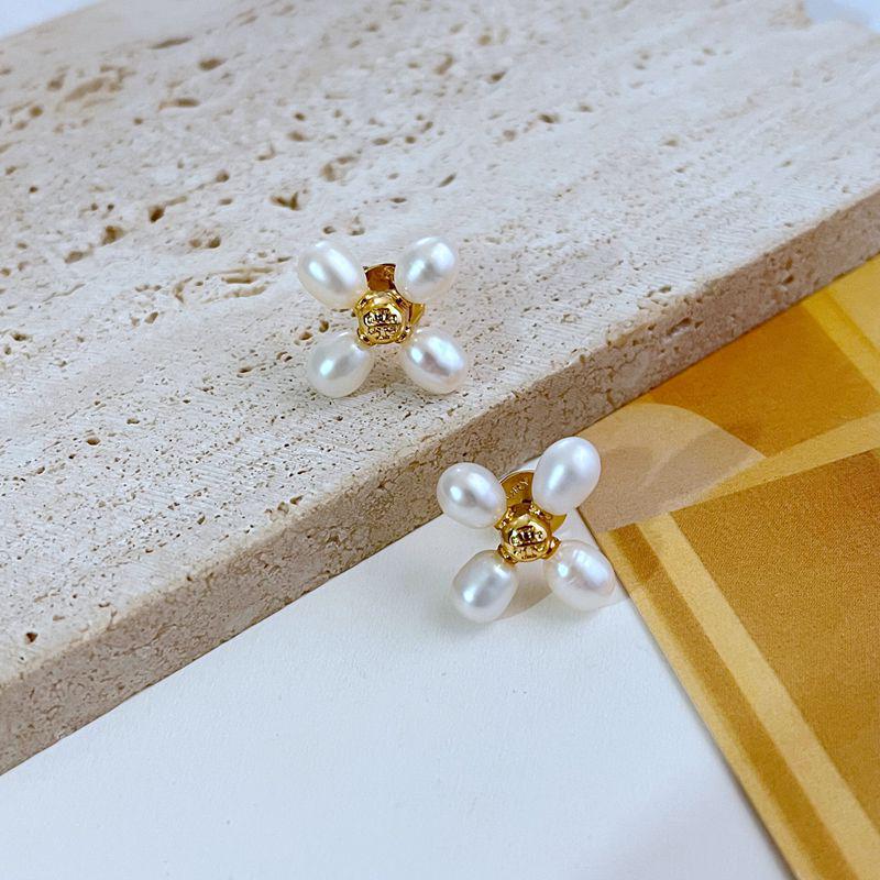 

Элегантные винтажные серьги-пусеты в виде цветка с жемчугом и пресноводным жемчугом