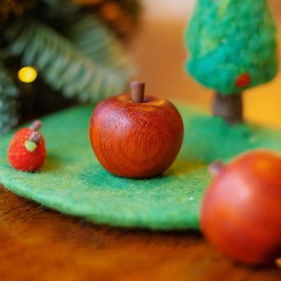Ahşap Kırmızı Meyve Figür Küçük Yapay Meyve Heykeli Dolap İçin Masa Üstü Orta Parça Noel Çiftlik Evi Masaüstü Dekoru