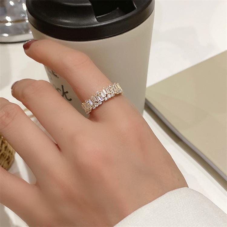 And Fashionable Versatile Copper Ring With Glittering Zircon Stones For Trendy Women