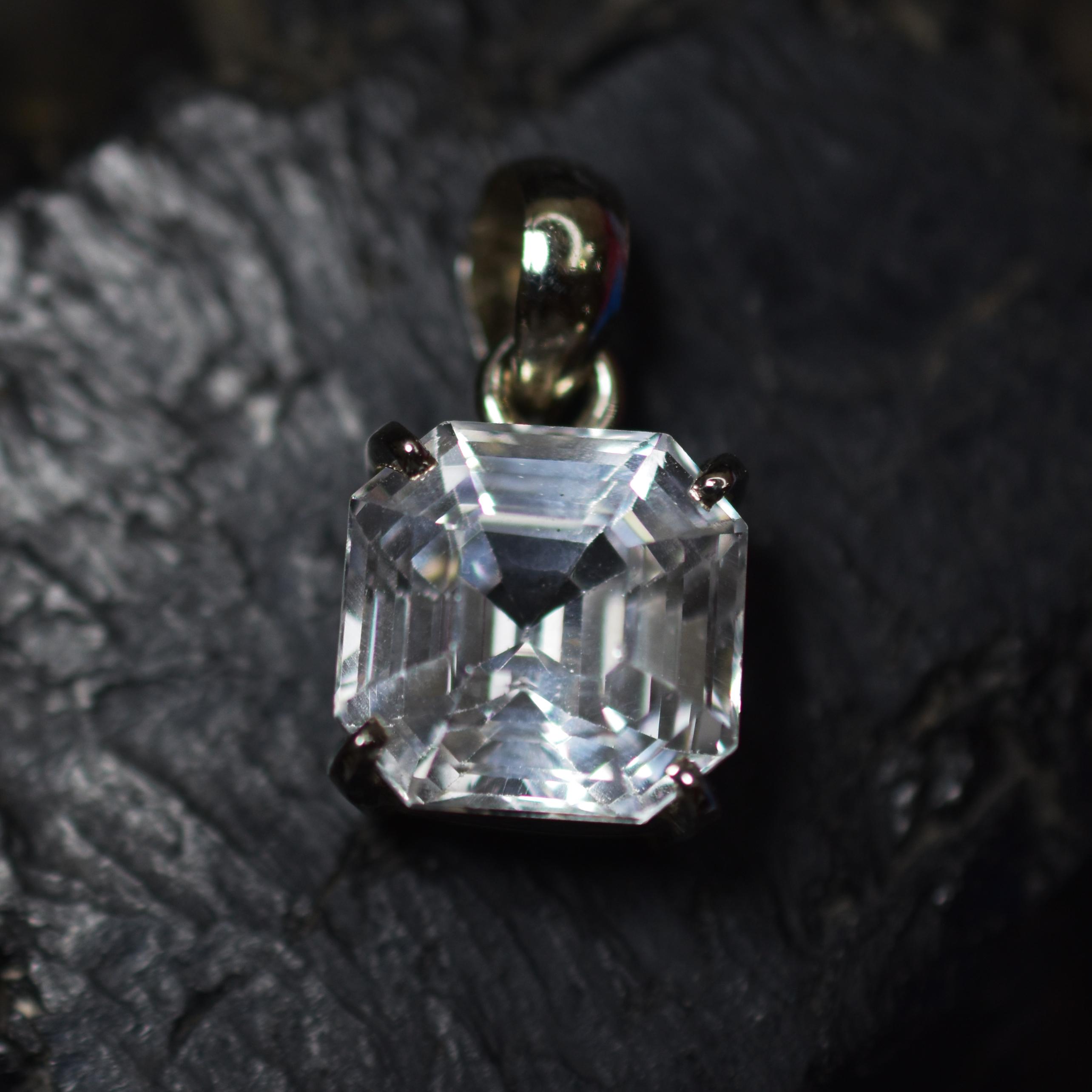 

Natural White Sapphire 27 Ct Square 925 Sterling Silver CERTIFIED Gems Pendant my-460-ns 24.1 mm approx білий