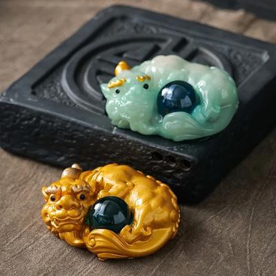 Color-Changing Wealth-Attracting Pixiu Tea Pet - Handmade Resin Craft Feng Shui Home Decor Mini KungFu Tea Table AccessoriesGift