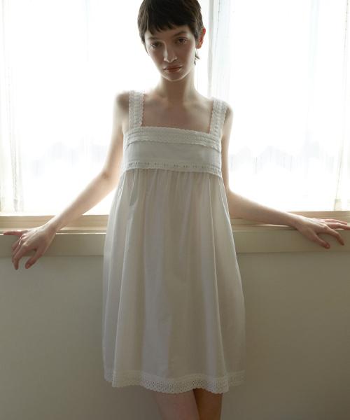 LADY VOLUME Punching Sleeveless Dress_White