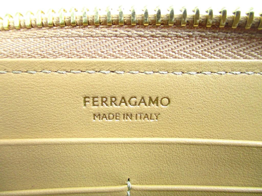 Authentic Salvatore Ferragamo Gancini Light Camel Leather Round Zip Wallet #b134    Open box