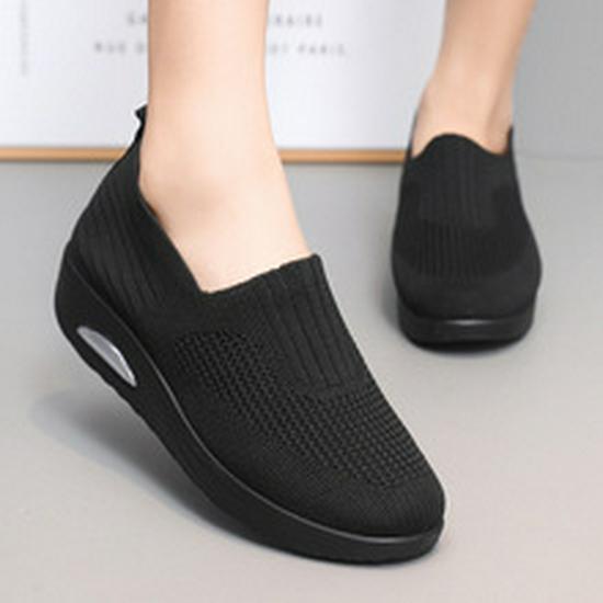 2024 Women's Versatile Air Cushion Flyknit Slip-on Running Sneakers