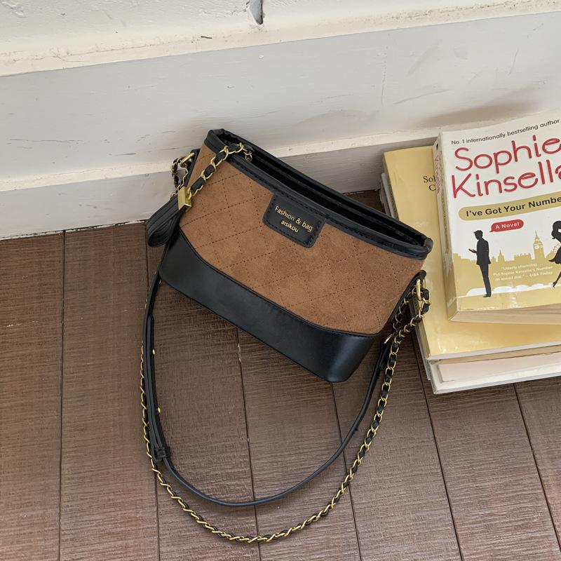 

Модная сумка-клатч с бриллиантовой цепочкой, женская, 2025, осенне-зимняя мода, новая универсальная сумка-бродяга, сумка-мессенджер через плечо для通勤