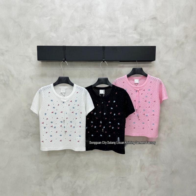 French Floral Embroidered Gypsophila Knit Mesh Top with Frog Button and Round Neck - Short-Sleeved Age-Reducing Design