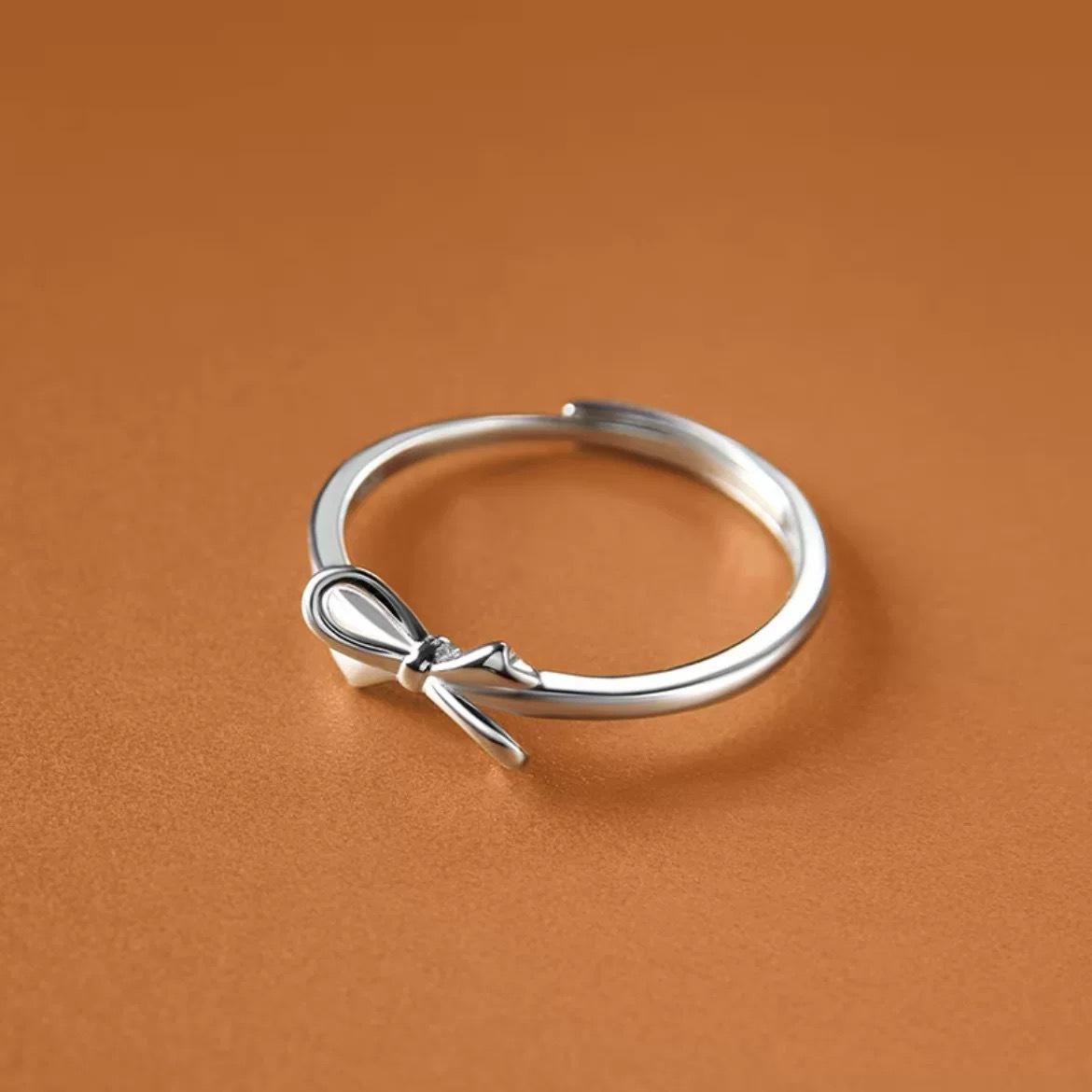 

Elegant Japanese-Korean Style Bow Ring for Women: Light Luxury, Niche Design, Perfect Best Friend Gift