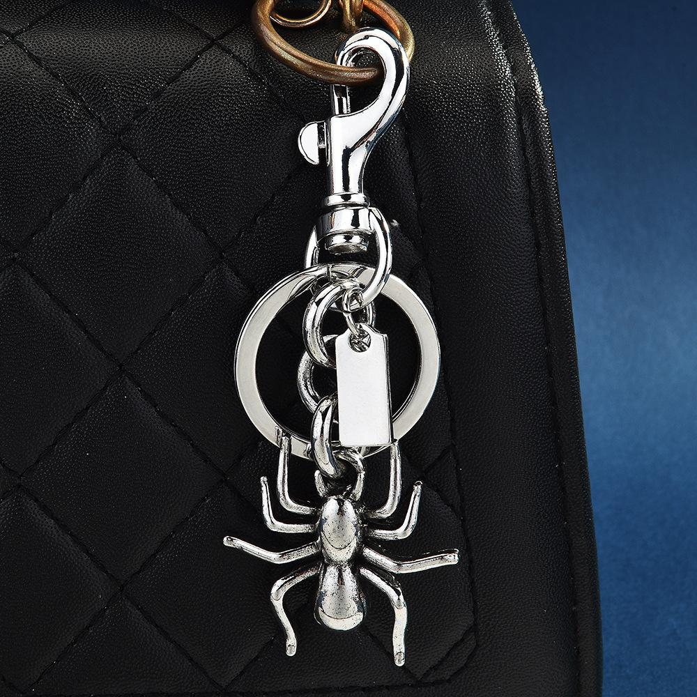 New Creative Spider Pendant Keychain - Metal Pendant for Unique Accessories with A Retro Style