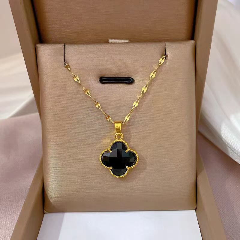 Four-Leaf Clover Necklace Female Design Light Luxury Simple Lace Pendant Collarbone Chain