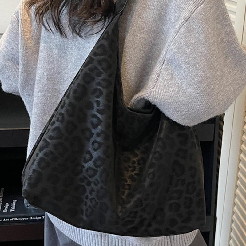 Commuter Retro Matte Leopard Print Bag Autumn New Fashionable Large-capacity Shoulder Bag Bucket Bag