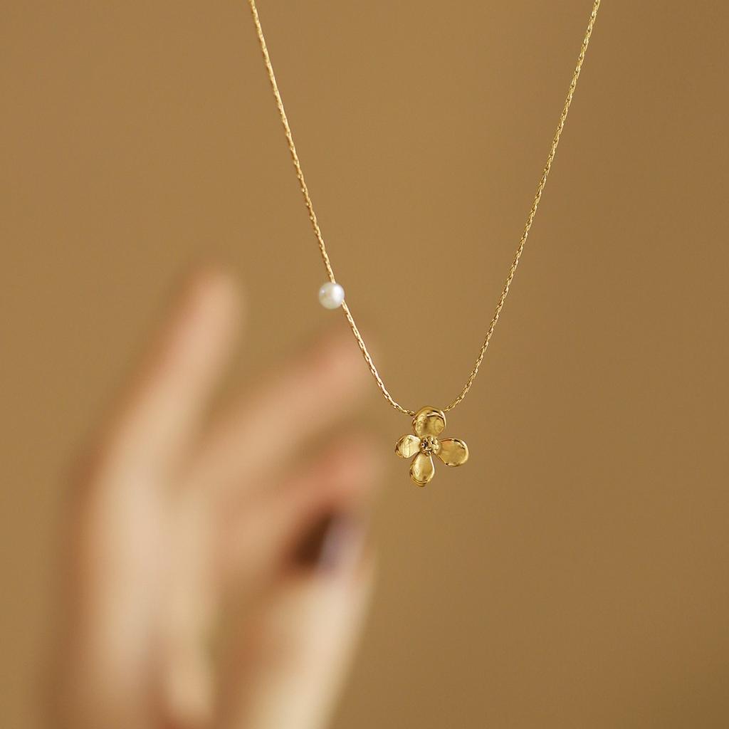 Chic Trendy Stainless Steel Sweet Flower Pendant Necklace Summer Daily Collarbone Fashion Fairy Jewelry for Women