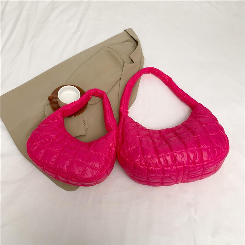 

Сумка женская зимняя новая повседневная простая сумка-пельмень модная сумка на плечо простая трендовая сумка-мессенджер Small розовый