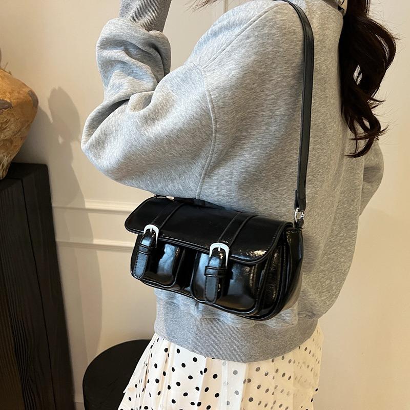 Retro simple mailman bag hand carry small square bag new trendy high-end fashion baguette bag single shoulder messenger bag