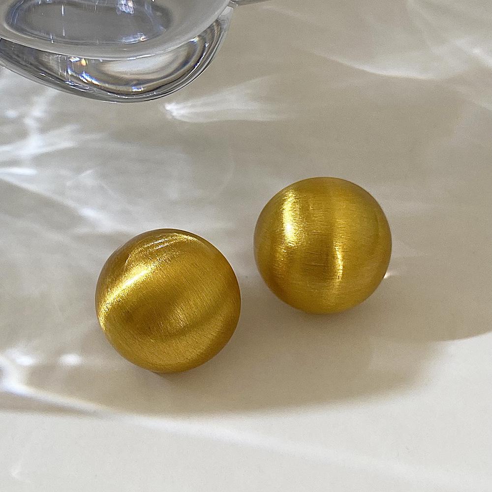 Elegant European & American Style Brushed 925 Silver Stud Earrings: Light Luxury, Versatile, and Fashionable Flat Round Design.