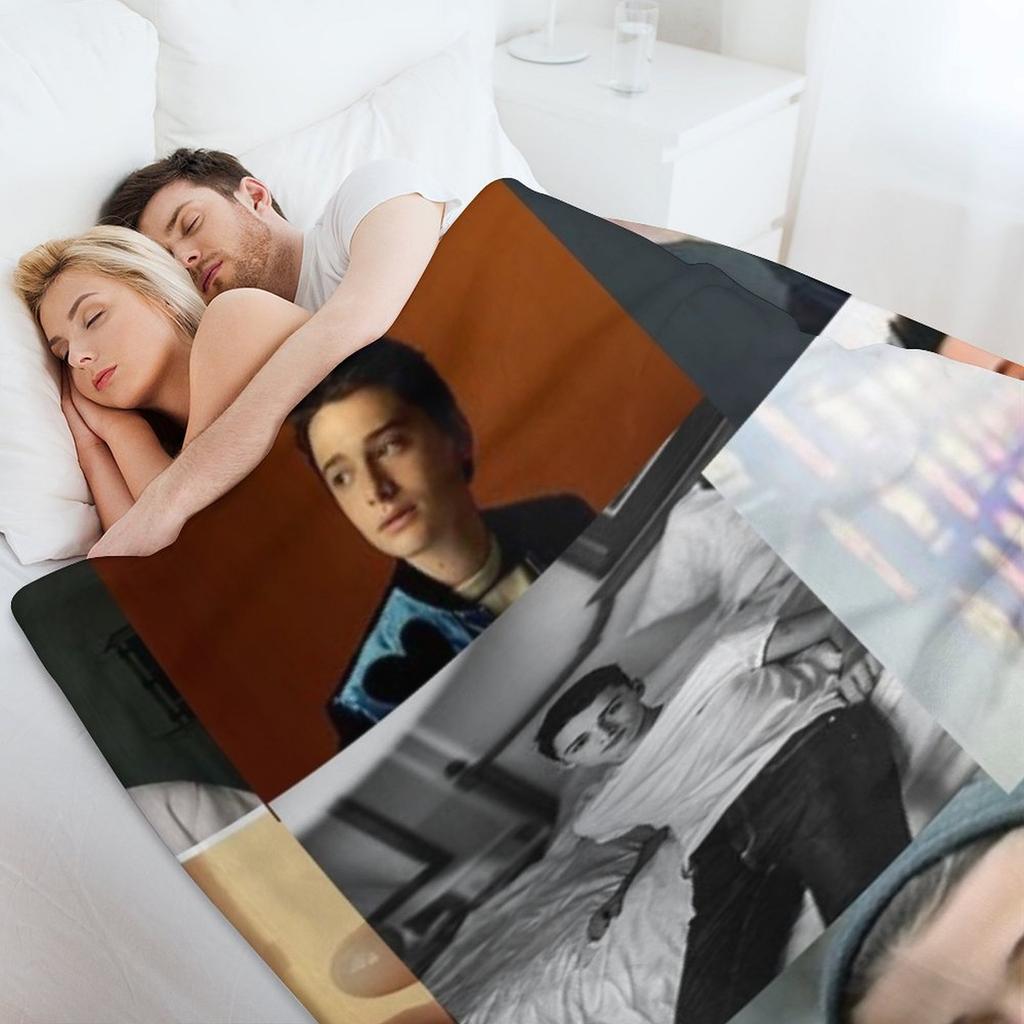 noah schnapp Throw Blanket Baby wednesday Bed funny gift Blankets