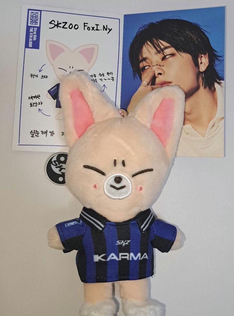 

[Б/У] SKZ Foxxy Ien брелок-профиль KARMA