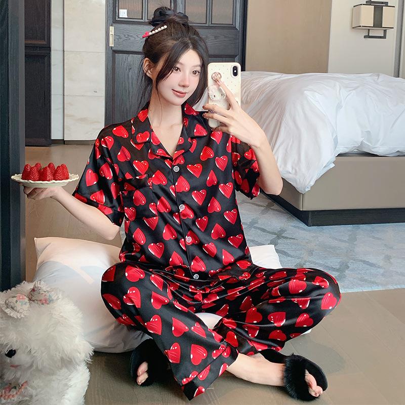 Retro Light Luxury Love Ice Silk Pajamas High-End Women'S Casual Sweet Loungewear Short-Sleeved Set