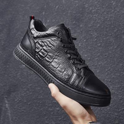 Italian Genuine Leather Casual Shoes Fashion Men's Lace Up Sneakers Outdoor Warm Winter Mens Flats Shiny Office Men Dress Shoes