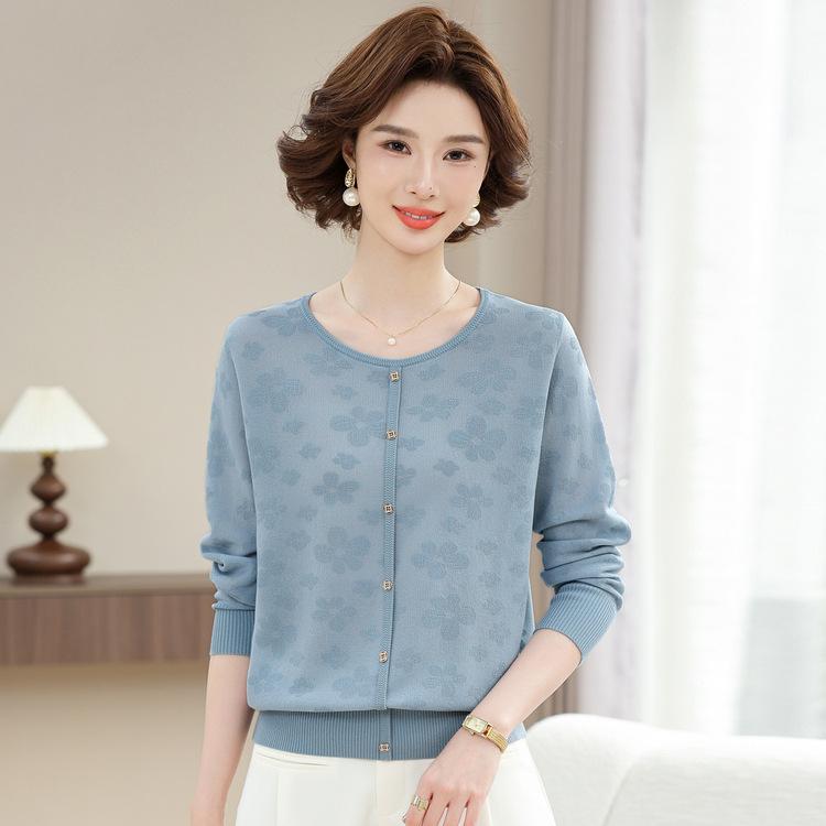 Spring and Autumn Thin Inner Knitted Sweater New Mother Spring Bottoming Shirt Foreign Style Top