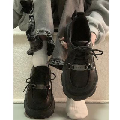 Internet-Berühmtheit College-Stil weiße Schnür-Einzelschuhe Damen Herbst 2024 Britische Plateauschuhe kleine Lederschuhe Japanischer Rock