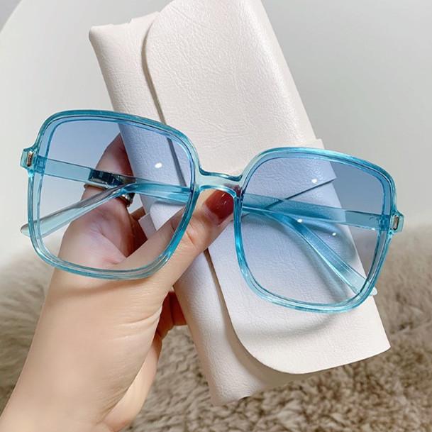 

Latest Gradient Rice Nails Rectangular Sun Glasses Glasses Fashionable Trendy Anti-ultraviolet Vintage Sunglasses Men Ladies Outdoor Sun Eyeglasses As shown