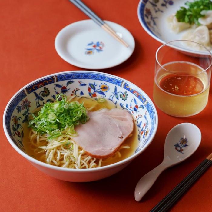 NARUMI Ramen Bowl Blue Floral 20cm 4-Piece Set with Ladles