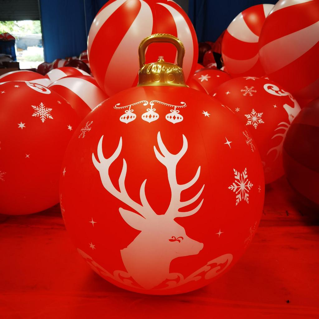 Eco-friendly PVC Inflatable Christmas Ball for Indoor & Outdoor Festive Decoration