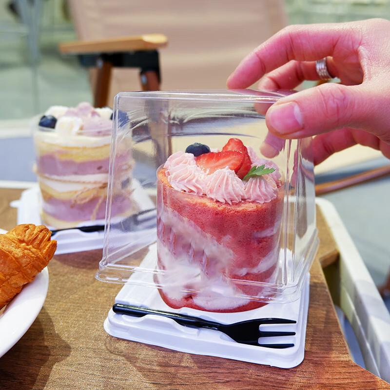 

Changshen 2-inch Square Transparent Cake Boxes with Forks