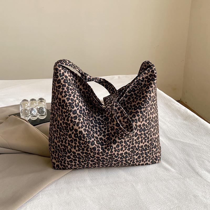 Trendy Korean Chic Autumn Fashion Aesthetic Tote Bag Stylish Shoulder Bag With Soft Fabric
