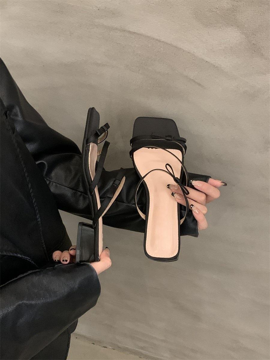 

Coarse heel bow cool slippers outside fairy shoes summer 2025 new square head medium heel silver sandals 39 чёрный
