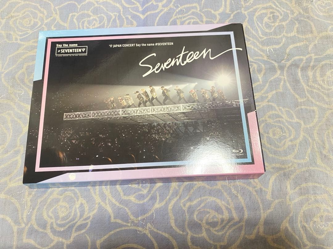 

[USED] SEVENTEEN Concert DVD Photobook