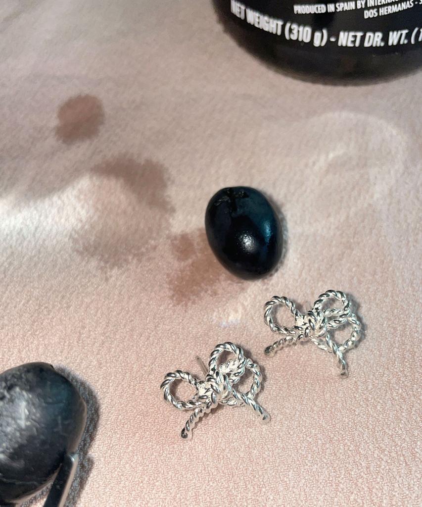 Persy Classy Ribbon Silver Earring