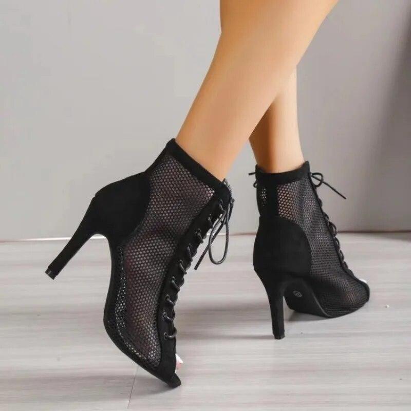 Femme Printemps Été Sexy Talon Aiguille Sandalias Filles Clouté Creux Bouche De Poisson Mince Talon Haut Bottines
