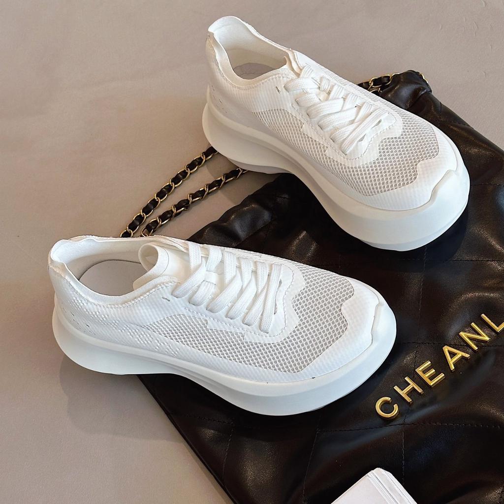 Star Lisa Has the Same Platform Shoes, Joint Spring and Autumn Lace-up Sports Shoes, Muffin Bottom Casual Little White Shoes.