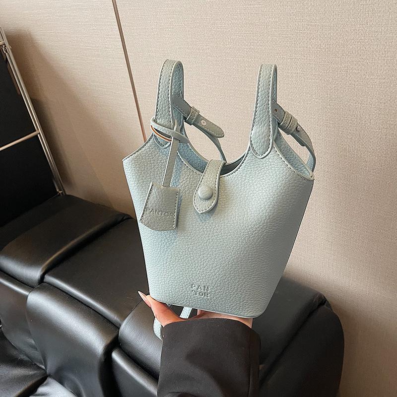 

Нишевая текстура сумка под мышку женская сумка 2025 весна новая сумка-ведро простая на плечо через плечо сумка-корзина для овощей синий