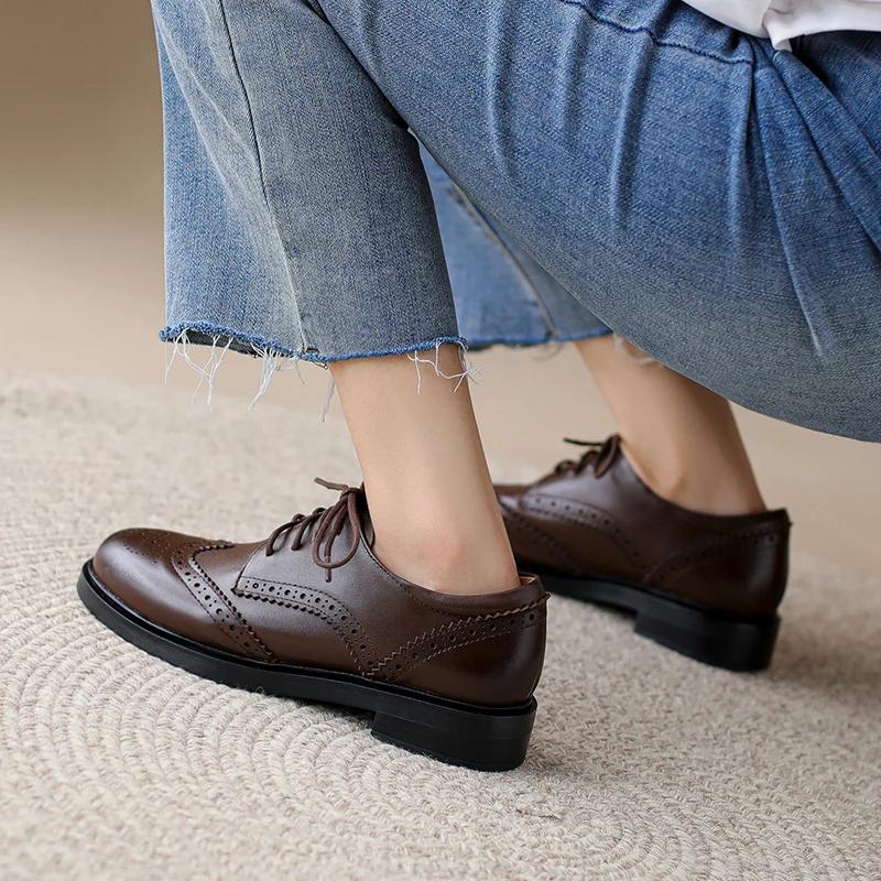 Fashion 2025 New Spring Genuine Leather Loafers Women Round Toe Shoes for Women Comfort Women Pumps Belt Buckle Leather Shoes