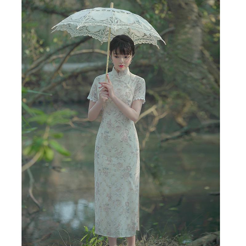 White Retro Lace Cheongsam: Youthful Summer 2025 Edition