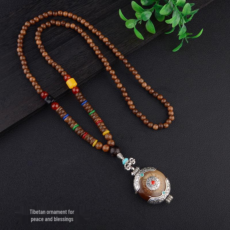 Retro Etniskt Hänge Halsband i Bomull och Lin med Träpärlor och Bodhi-berlock