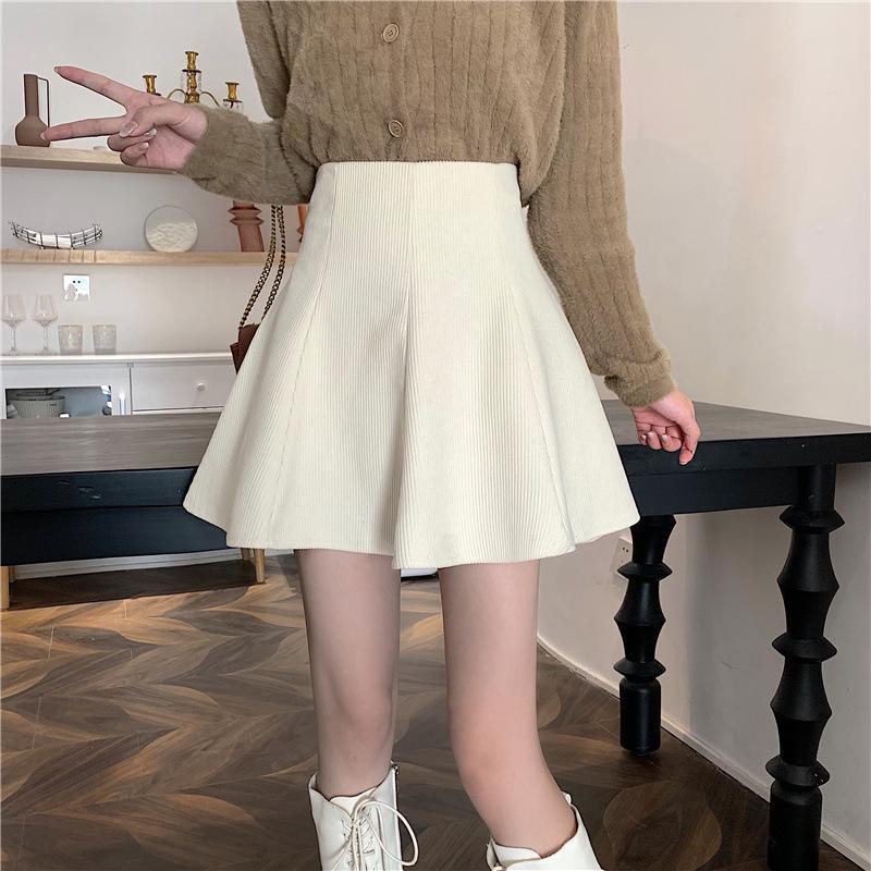 2025 Autumn/Winter Women's Corduroy High-Waisted A-Line Umbrella Skirt, Short Petite Style, Pair with Sweater